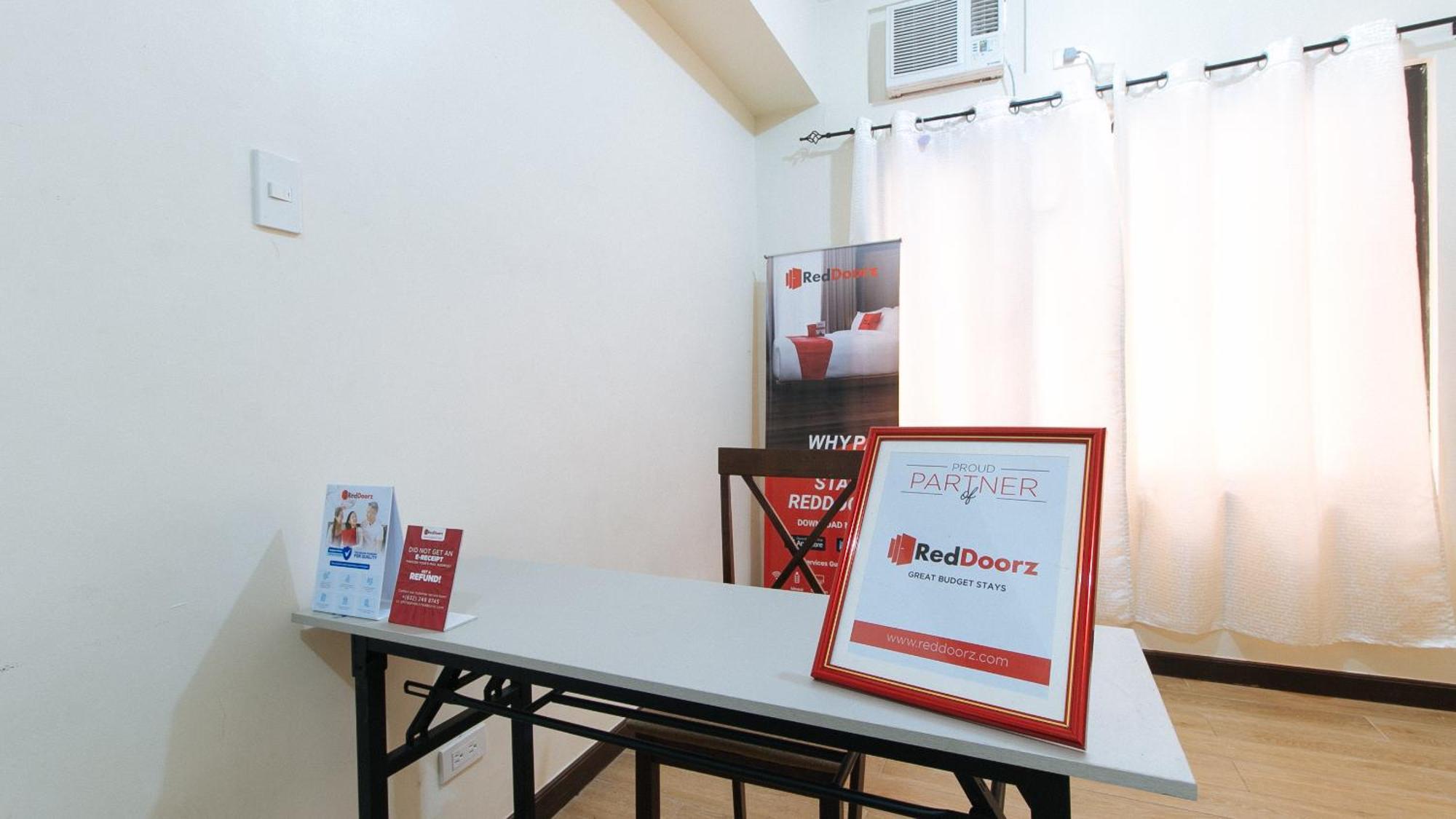 Reddoorz At Sta Cruz Naga City Екстериор снимка